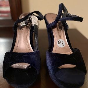 Crush Velvet Wedgies